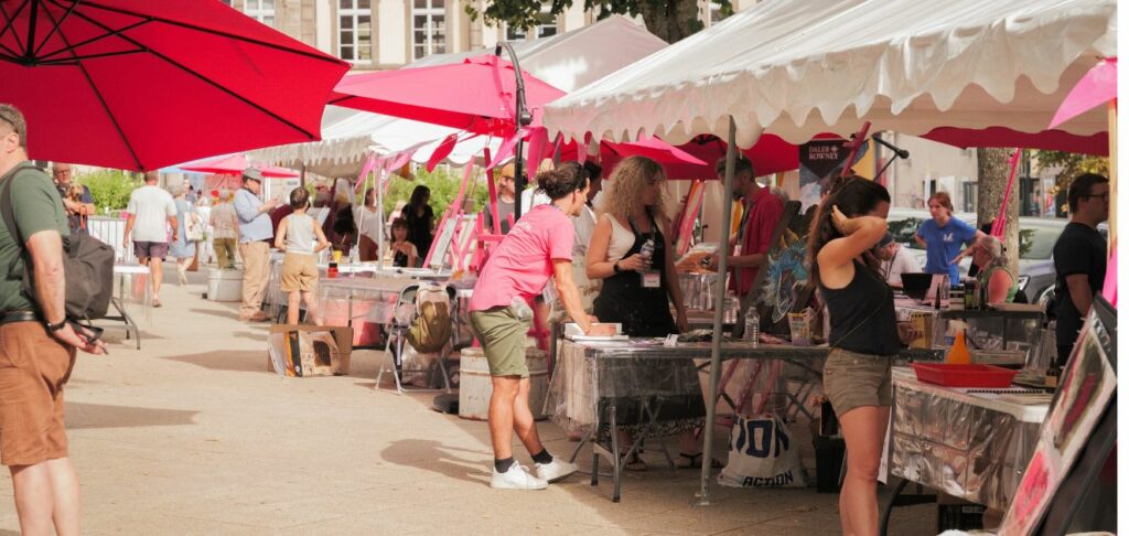 Festival ART en CANTAL | Place du Balat (Murat), ateliers des artistes. Photo © Mélanie Tuffery 2026